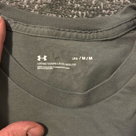 Under Armour Stacked Logo Fill T-Shirt - Mossy Taupe. Size Medium. - Picture 4 of 9